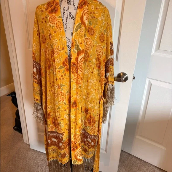 Spell Horses Short Fringe Robe M/L EC - Picture 2 of 9